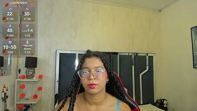 Snapshot of MilaHall_ chatting on 11.06.25 MilaHall online show from 11.06.25