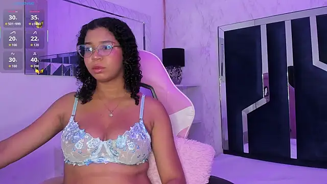 Snapshot of MilaHall_ chatting on 11.13.25 MilaHall online show from 11.13.25