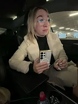 Snapshot of Giuliana_baby chatting on 03.25.26 Giuliana baby online show from 03.25.26