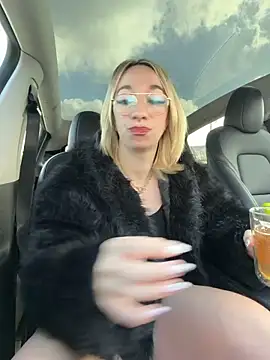 Snapshot of Giuliana_baby chatting on 03.28.26 Giuliana baby online show from 03.28.26