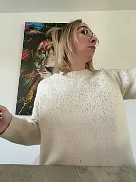 Snapshot of Giuliana_baby chatting on 04.03.26 Giuliana baby online show from 04.03.26