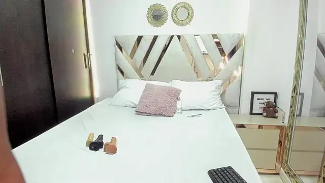 KriisvanyLeroy online show from 12.04.25