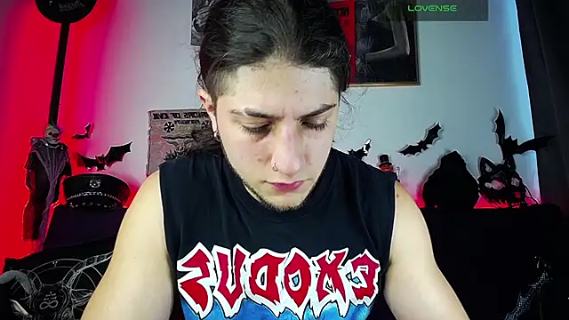 Snapshot of blckwolf_6 chatting on 10.24.25 blckwolf 6 online show from 10.24.25