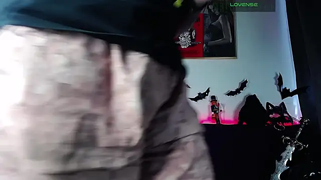 Snapshot of blckwolf_6 chatting on 11.03.25 blckwolf 6 online show from 11.03.25