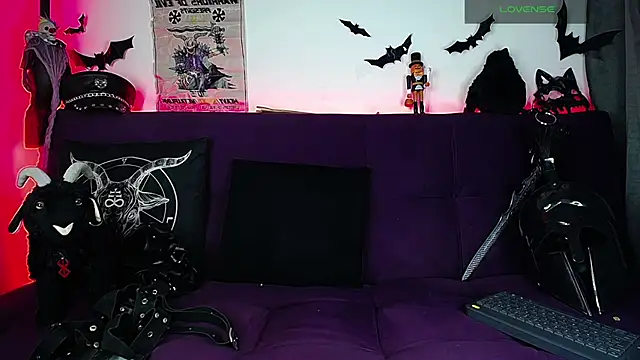 Snapshot of blckwolf_6 chatting on 11.07.25 blckwolf 6 online show from 11.07.25