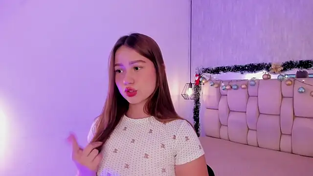 Roxie-Summers11 online show from 12.20.25