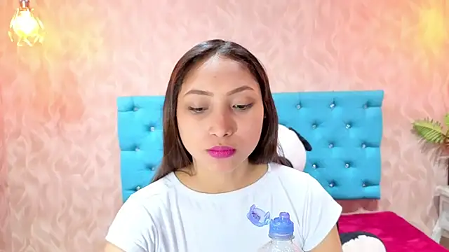 Snapshot of MadelineDoll chatting on 04.28.26 MadelineDoll online show from 04.28.26