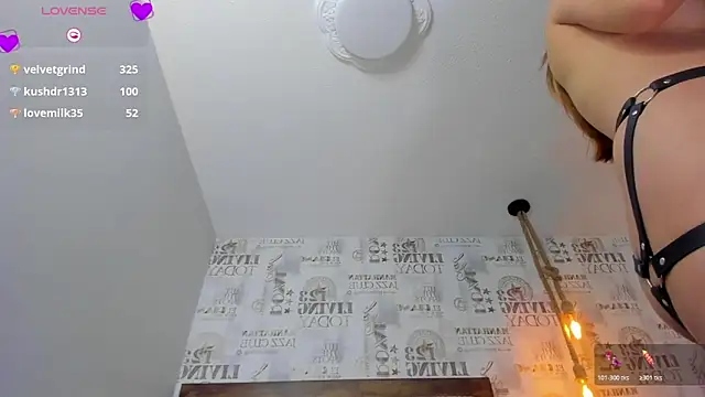 LUCYAMARS1 online show from 10.18.25