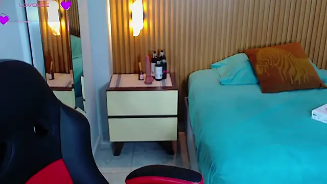 LUCYAMARS1 online show from 11.12.25