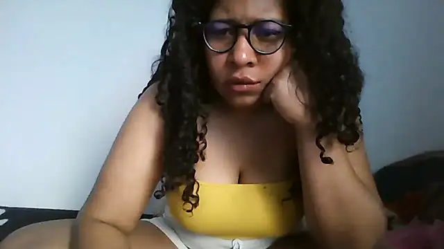 Snapshot of Ivon-09 chatting on 09.13.25 Ivon-09 online show from 09.13.25