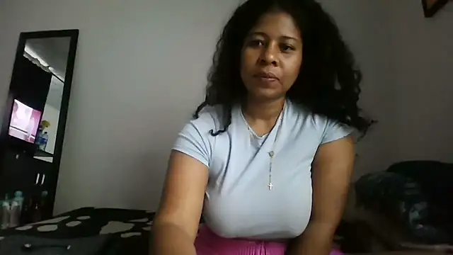 Ivon-09 online show from 10.17.25