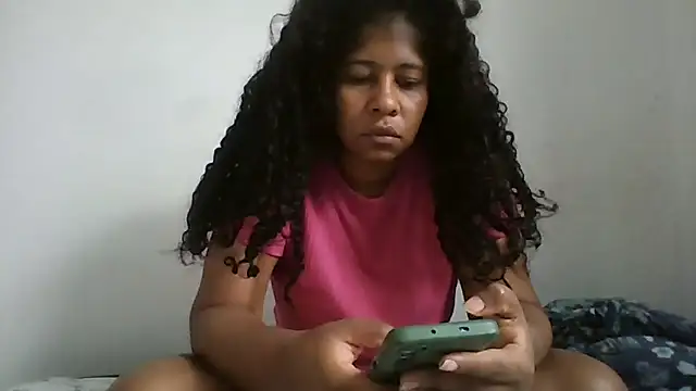 Snapshot of Ivon-09 chatting on 10.23.25 Ivon-09 online show from 10.23.25