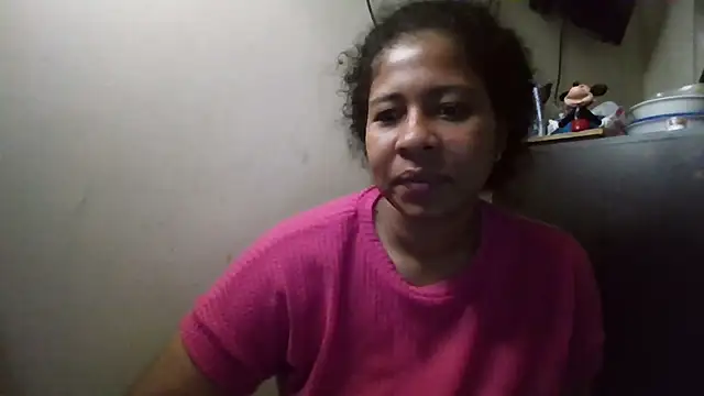 Snapshot of Ivon-09 chatting on 11.16.25 Ivon-09 online show from 11.16.25