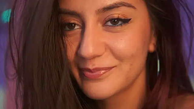 Snapshot of SabrinaHope chatting on 10.27.25 SabrinaHope online show from 10.27.25