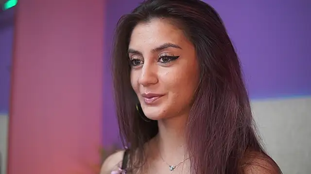 Snapshot of SabrinaHope chatting on 10.30.25 SabrinaHope online show from 10.30.25