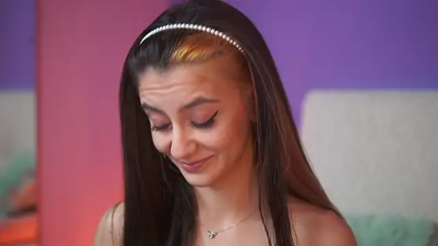 Snapshot of SabrinaHope chatting on 11.13.25 SabrinaHope online show from 11.13.25