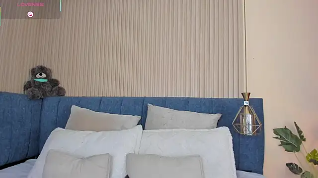 kathecute   online show from 11.30.25