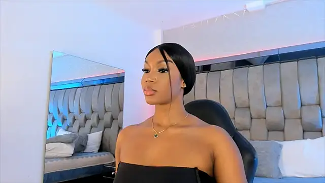 ChaynnaCooper online show from 02.13.25