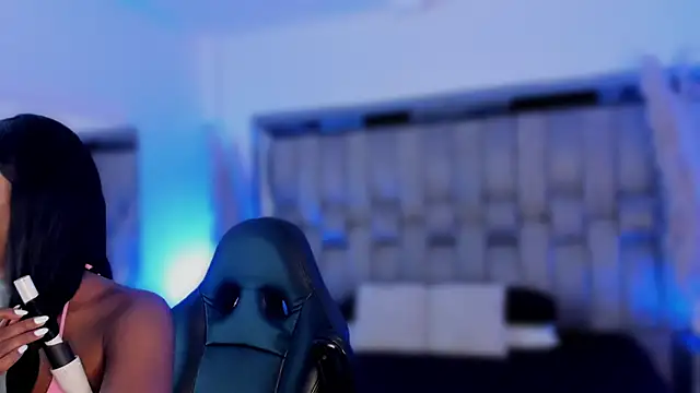 ChaynnaCooper online show from 12.14.25