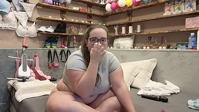 Kimberly-Caprice online show from 02.25.25