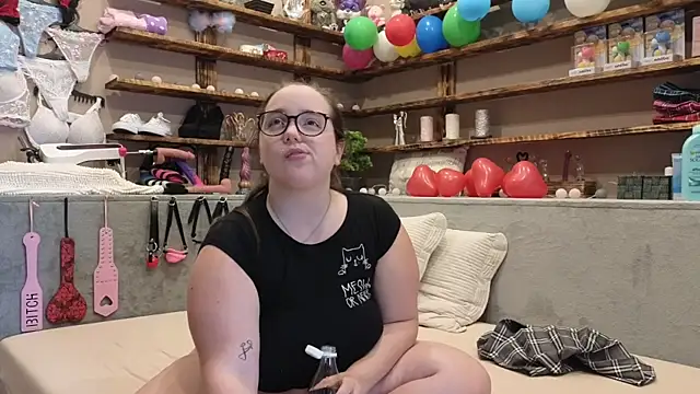 Kimberly-Caprice online show from 03.17.25