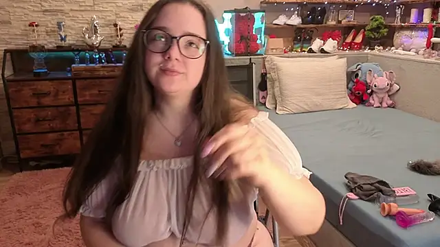 Snapshot of Kimberly-Caprice chatting on 04.09.26 Kimberly-Caprice online show from 04.09.26