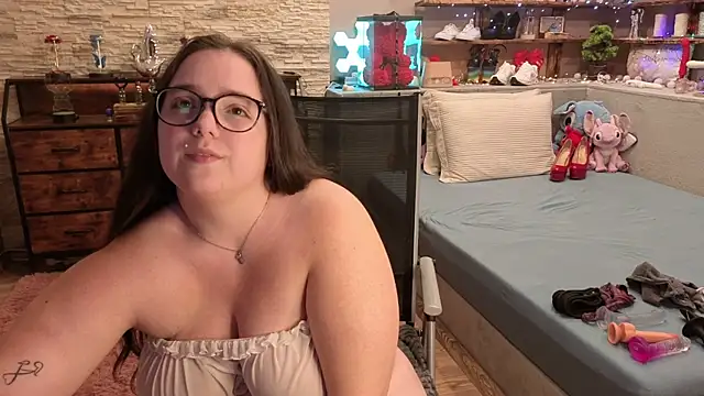 Snapshot of Kimberly-Caprice chatting on 04.09.26 Kimberly-Caprice online show from 04.09.26