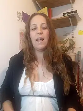 SofiEstevez online show from 11.22.25