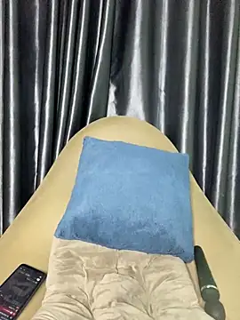 Ly Coca24 online show from 02.06.25