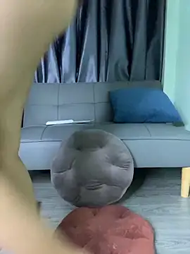 Ly Coca24 online show from 10.12.25