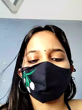 Snapshot of Varnika_aarora chatting on 12.28.24 Varnika aarora online show from 12.28.24