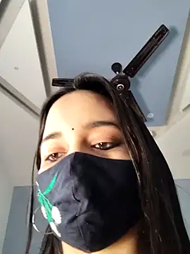 Snapshot of Varnika_aarora chatting on 01.17.25 Varnika aarora online show from 01.17.25