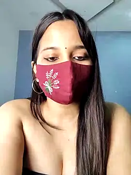 Snapshot of Varnika_aarora chatting on 02.18.25 Varnika aarora online show from 02.18.25