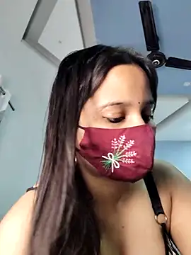 Snapshot of Varnika_aarora chatting on 02.18.25 Varnika aarora online show from 02.18.25