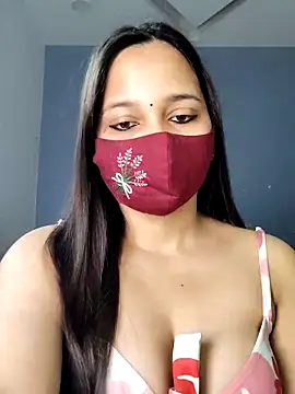 Snapshot of Varnika_aarora chatting on 02.25.25 Varnika aarora online show from 02.25.25