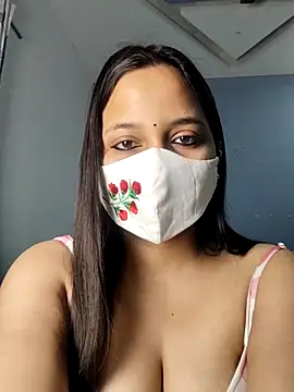 Snapshot of Varnika_aarora chatting on 03.10.25 Varnika aarora online show from 03.10.25