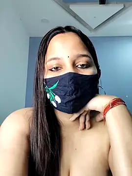 Snapshot of Varnika_aarora chatting on 03.12.25 Varnika aarora online show from 03.12.25