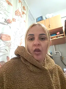 Snapshot of Malichkaanna30 chatting on 10.24.25 Malichkaanna30 online show from 10.24.25