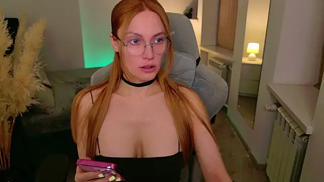 Snapshot of Love_Call chatting on 10.11.25 Love Call online show from 10.11.25