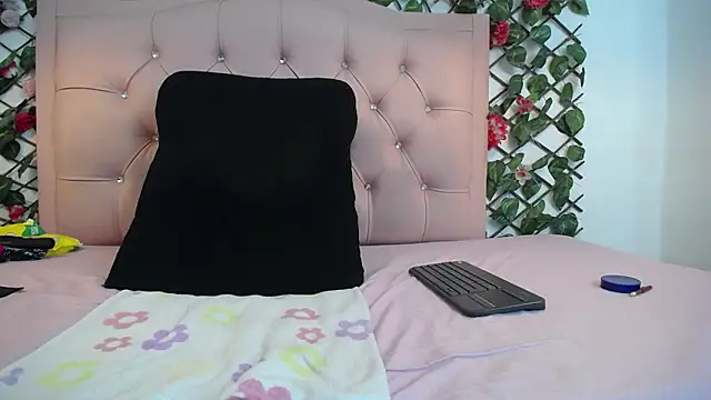 Snapshot of ElizabethSweet_ chatting on 03.25.26 ElizabethSweet online show from 03.25.26