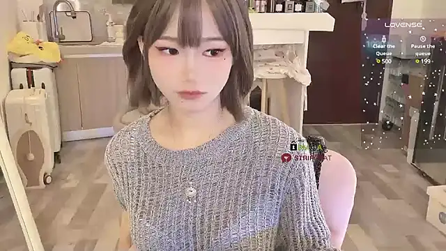 Snapshot of -XunMengLong- chatting on 12.10.24 -XunMengLong- online show from 12.10.24