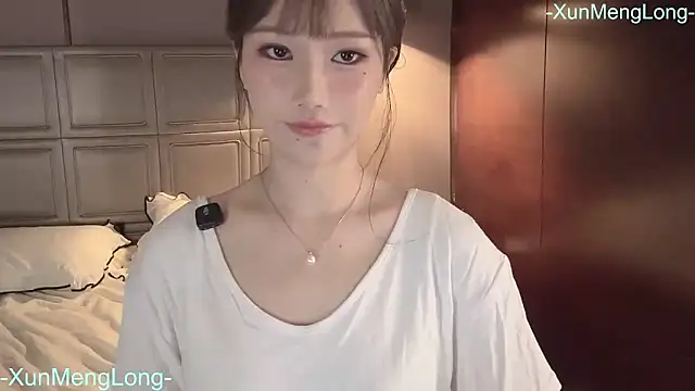 Snapshot of -XunMengLong- chatting on 04.01.26 -XunMengLong- online show from 04.01.26