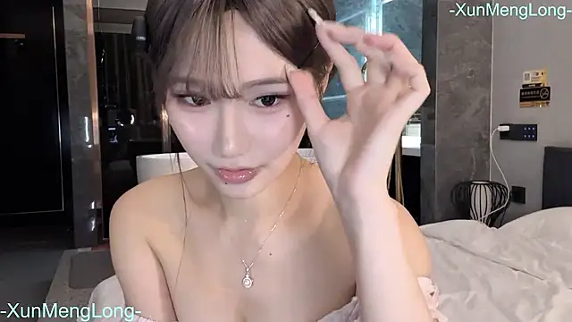 Snapshot of -XunMengLong- chatting on 08.04.26 -XunMengLong- online show from 08.04.26