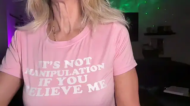 Snapshot of VelvetBarbie chatting on 02.03.26 VelvetBarbie online show from 02.03.26