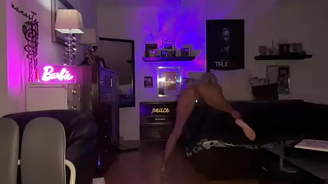 Snapshot of VelvetBarbie chatting on 02.22.26 VelvetBarbie online show from 02.22.26