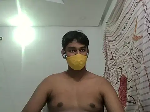 Snapshot of brownguy1234 chatting on 12.21.24 brownguy1234 online show from 12.21.24