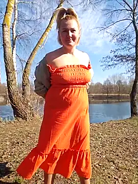 Snapshot of -Schweppes- chatting on 03.08.25 -Schweppes- online show from 03.08.25