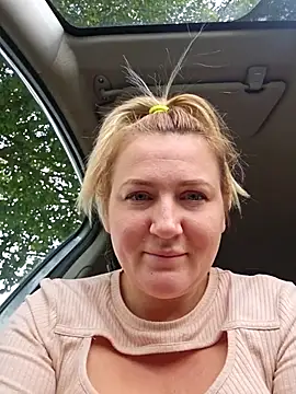 Snapshot of -Schweppes- chatting on 10.03.25 -Schweppes- online show from 10.03.25