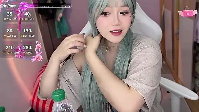 Snapshot of xiSSts chatting on 12.11.24 xiSSts online show from 12.11.24