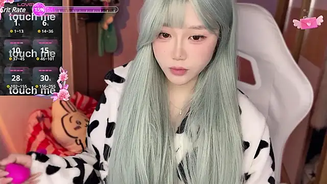 Snapshot of xiSSts chatting on 01.02.25 xiSSts online show from 01.02.25